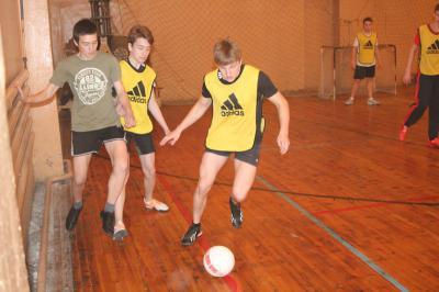 В осенние каникулы в «Айсберге» было жарко